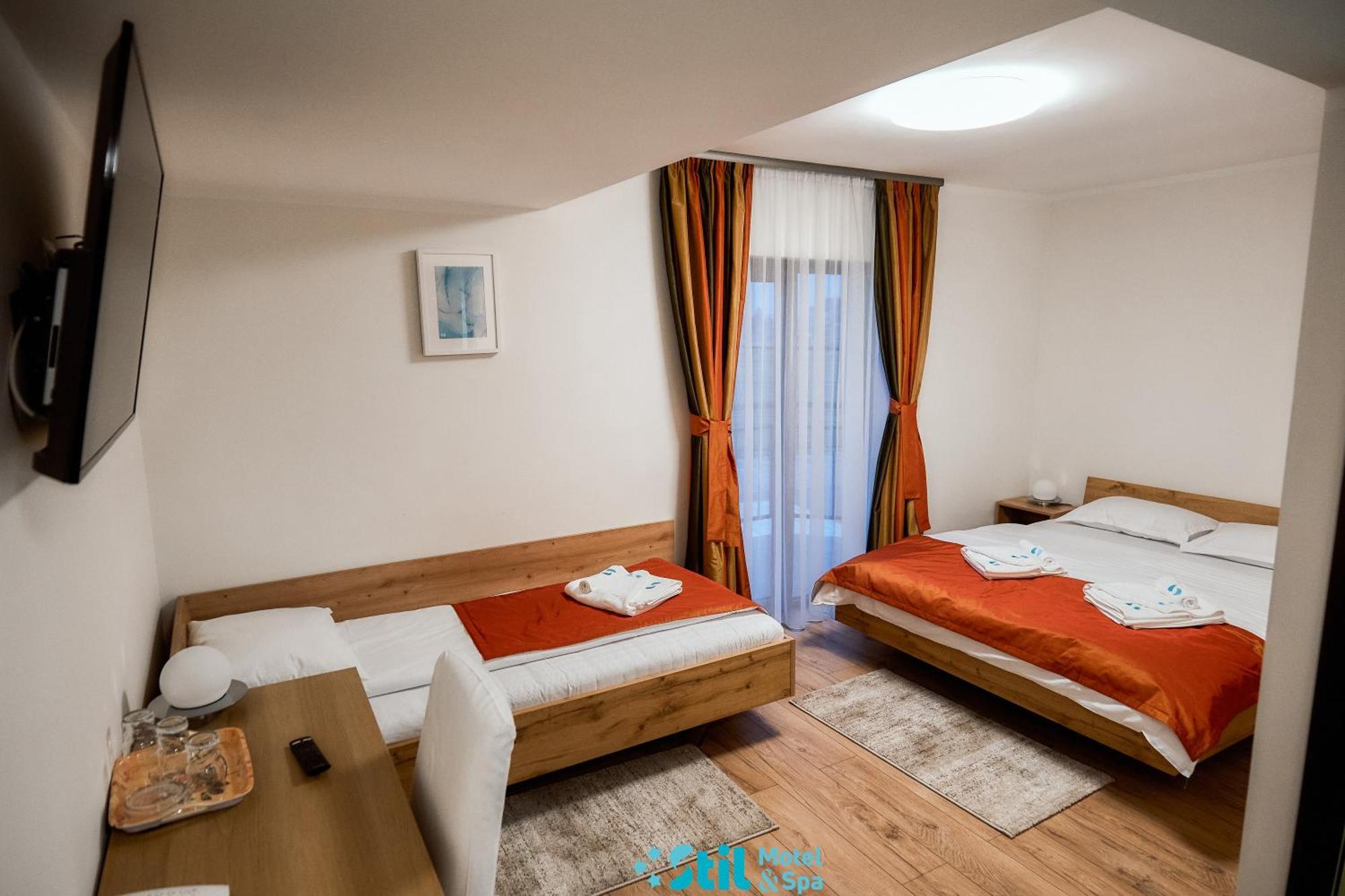 Stil Motel & Spa Tasnad Esterno foto