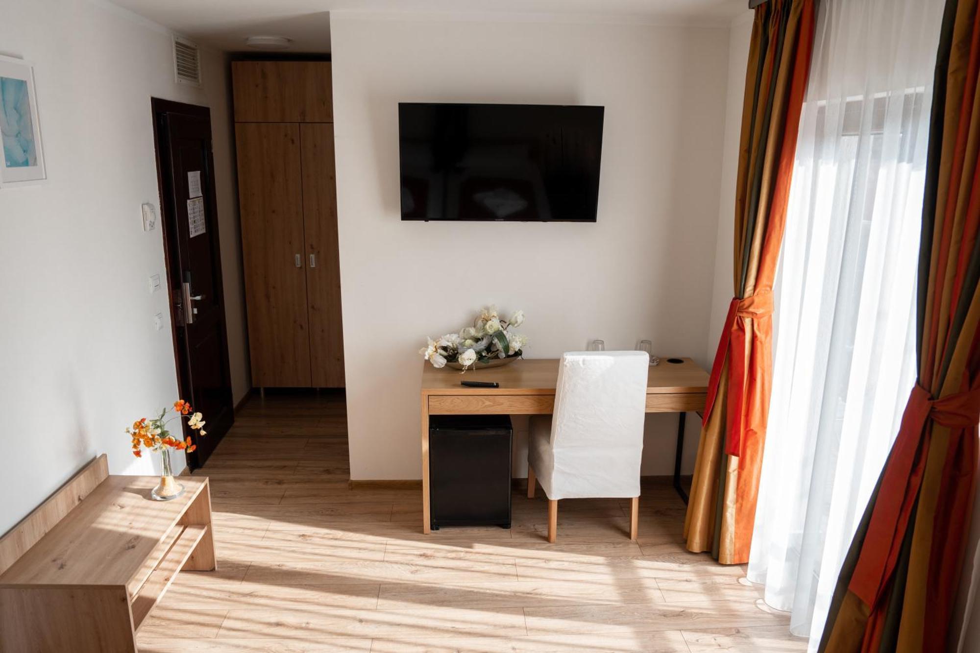 Stil Motel & Spa Tasnad Esterno foto