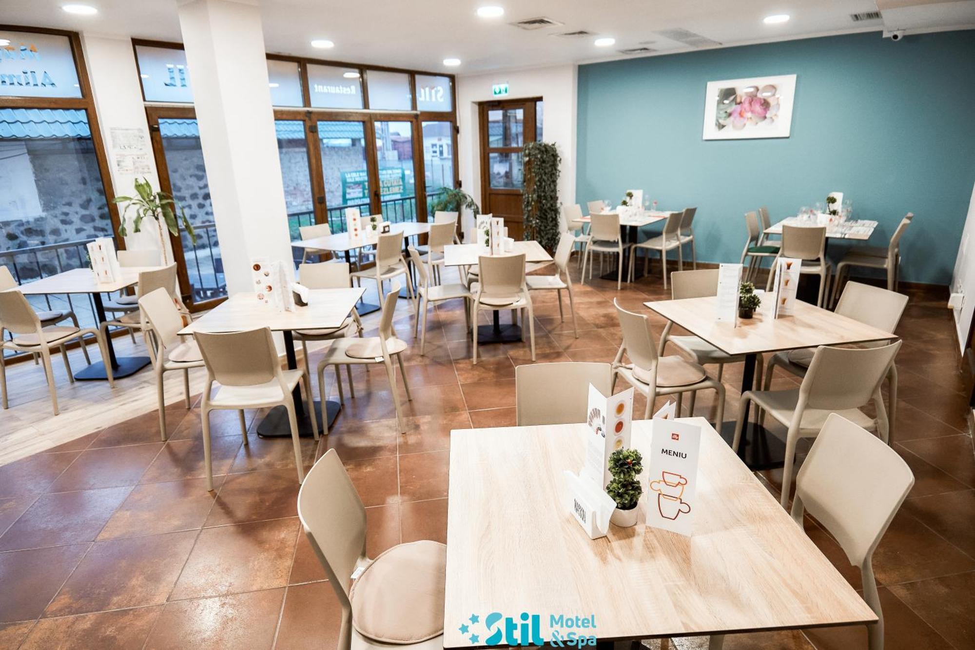 Stil Motel & Spa Tasnad Esterno foto